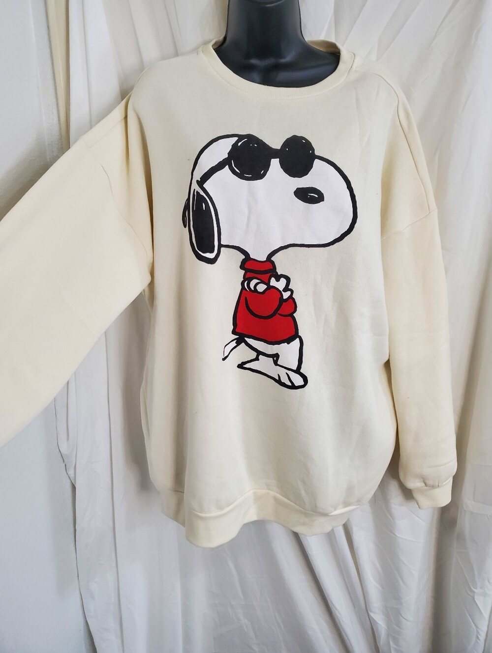 Peanuts Snoopy & Woodstock in sunglasses embroidered cream sweatshirt size XXL - Picture 8 of 11